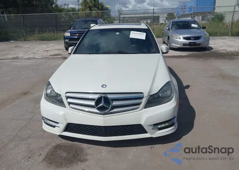 2012 Mercedes-Benz C 250 Luxury/Sport z USA, uszkodzony, nr VIN WDDGF4HB6CA634136